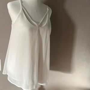 Fun and flirty white tank top blouse size Medium